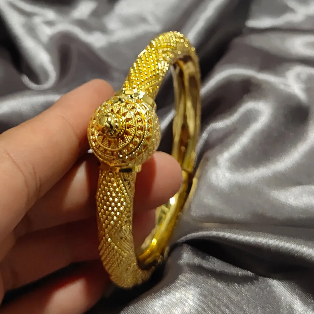 A variety of luxury Bracelet Dubai 24K Gold Color Bangles For Women