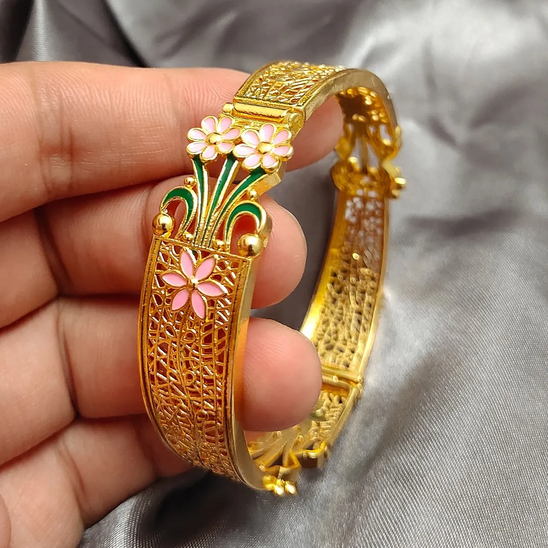 A variety of luxury Bracelet Dubai 24K Gold Color Bangles For Women