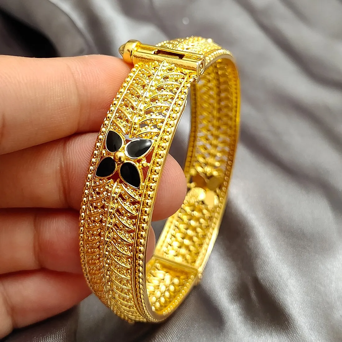 A variety of luxury Bracelet Dubai 24K Gold Color Bangles For Women