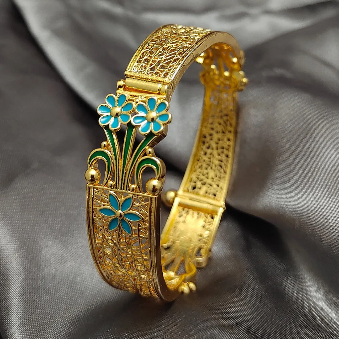 A variety of luxury Bracelet Dubai 24K Gold Color Bangles For Women