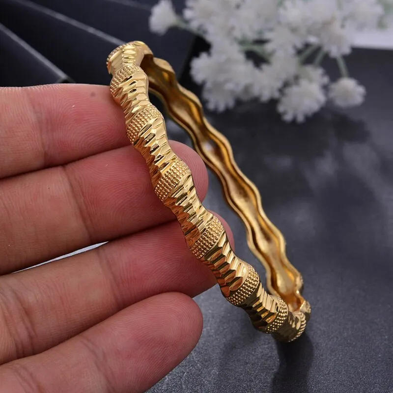 Bangles 1pcs/lot Gold color Bangles for Women bending Bracelet