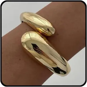 Chunky Gold Bangle Bracelet for Women,Thick Gold Plated Cuff Bangles,Hinged Arm Cuff Jewelry for Women Gifts