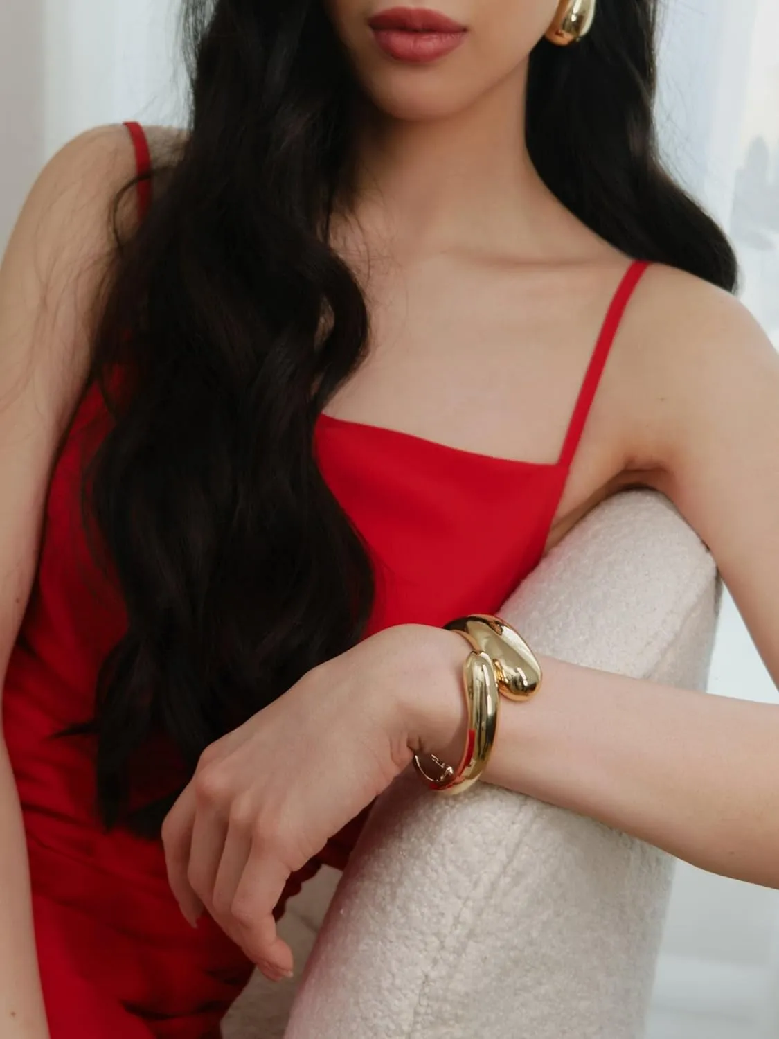 Chunky Gold Bangle Bracelet for Women,Thick Gold Plated Cuff Bangles,Hinged Arm Cuff Jewelry for Women Gifts