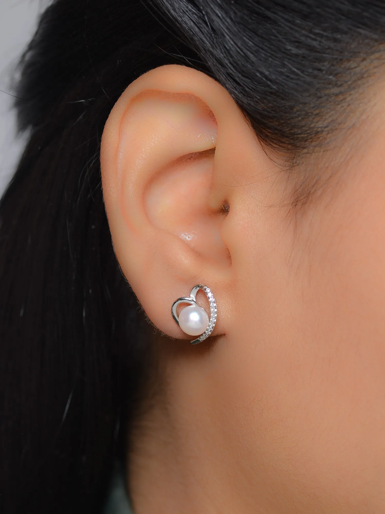 Heart Pearl Stud Earrings For Valentine