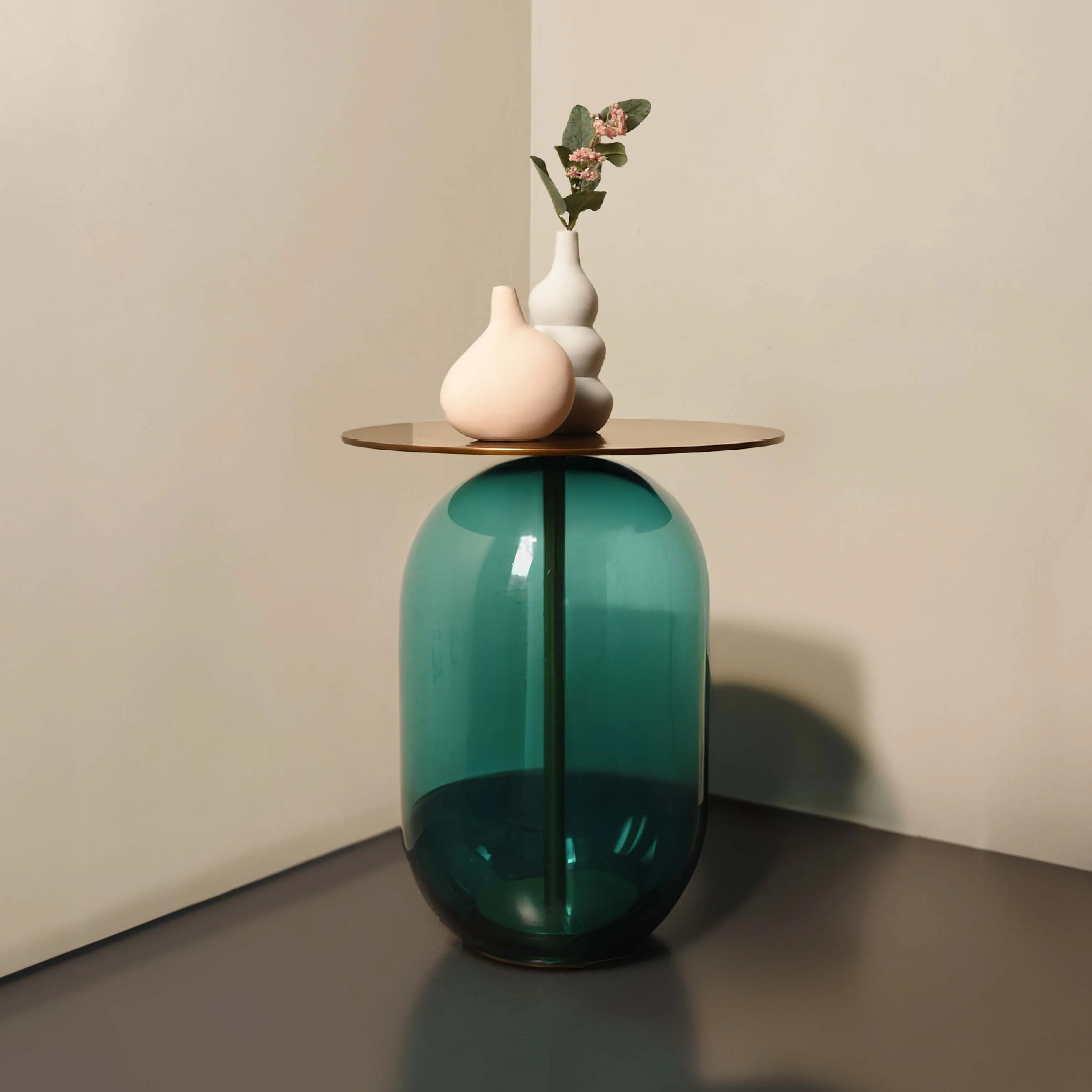 LEVELLED END TABLE