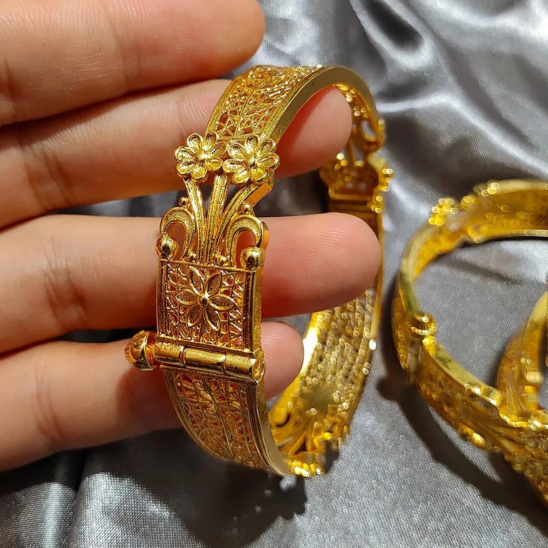 Luxury flowers Bride Bangles bracelet treatments 24K Gold Color Bracelets
