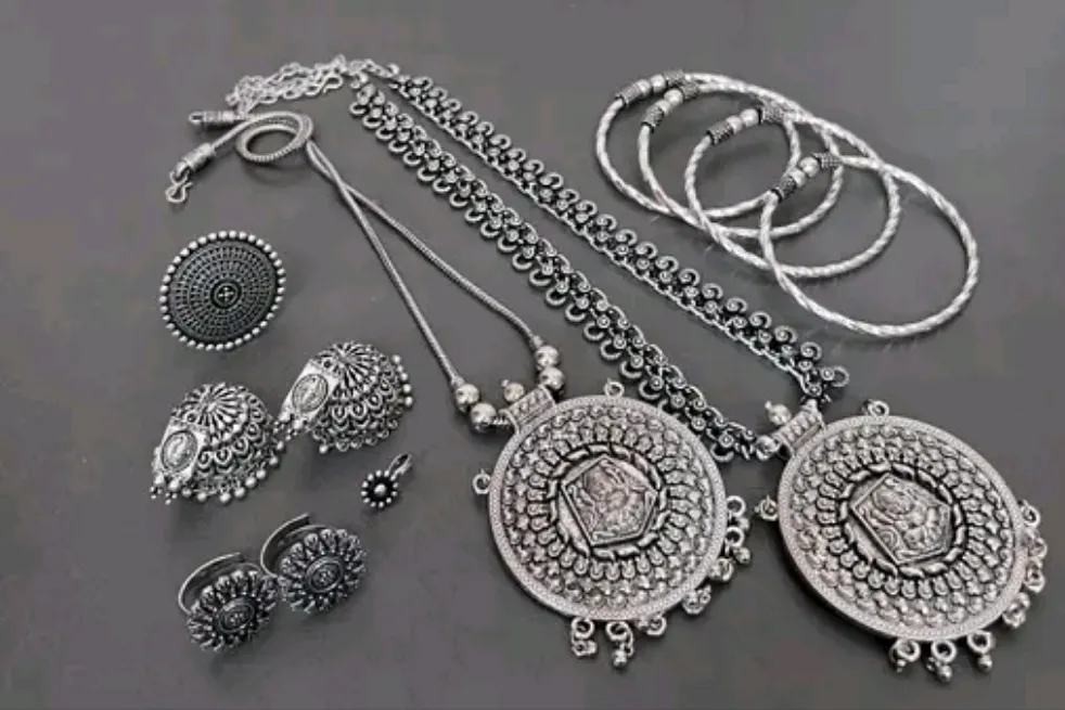 Nkshatra Antique Coin Necklace Set with Bangles