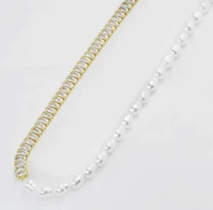 Pearly Sparkling Necklace