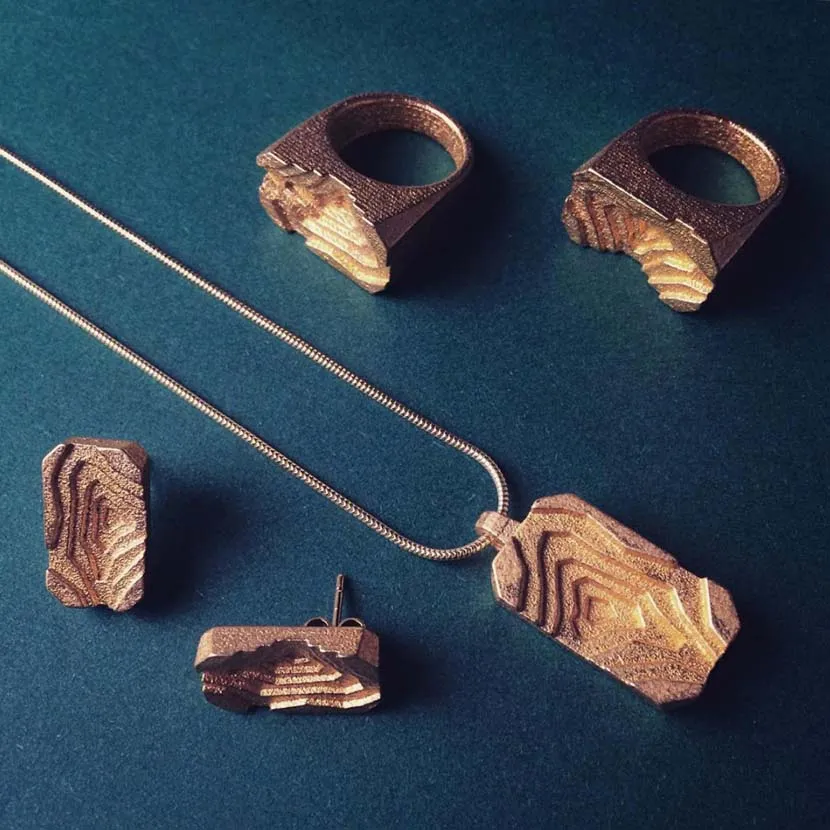 Pit Earrings | Steel | Gold