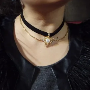 Regal Heart and Gold Chains Choker