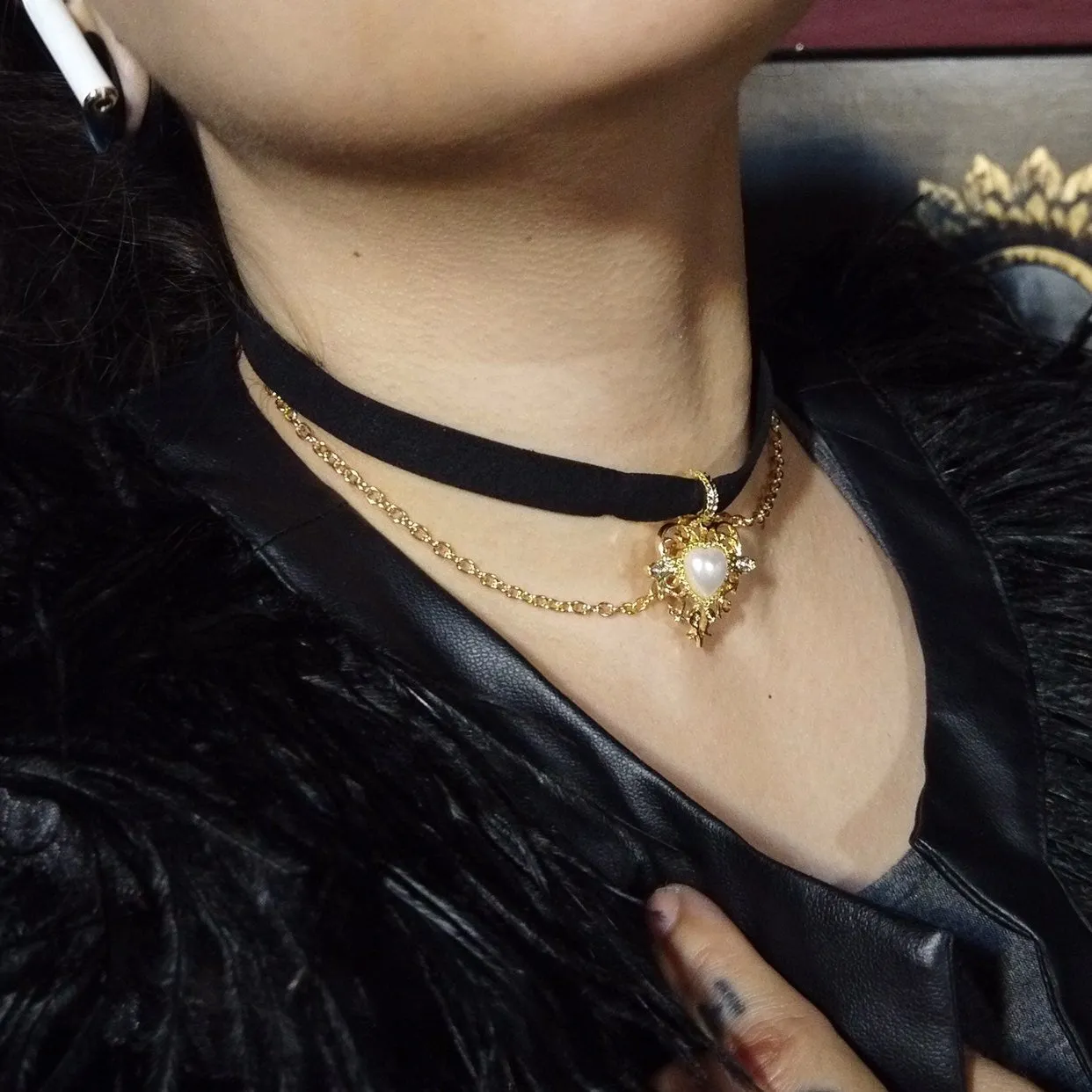 Regal Heart and Gold Chains Choker