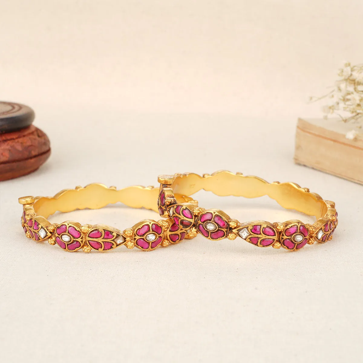 Swethika Kundan Pair Bangle