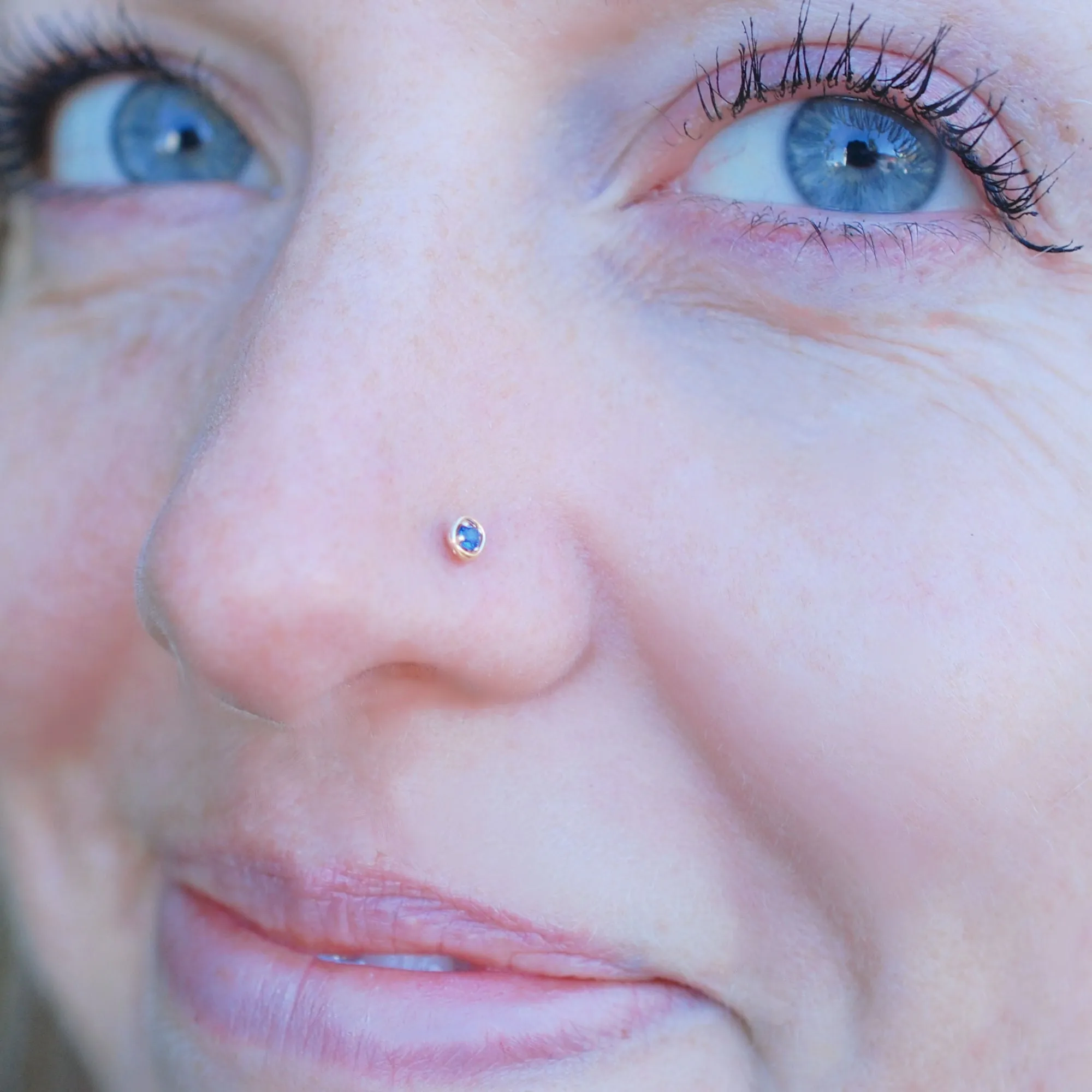 Tangled Sapphire Nose Stud in Gold