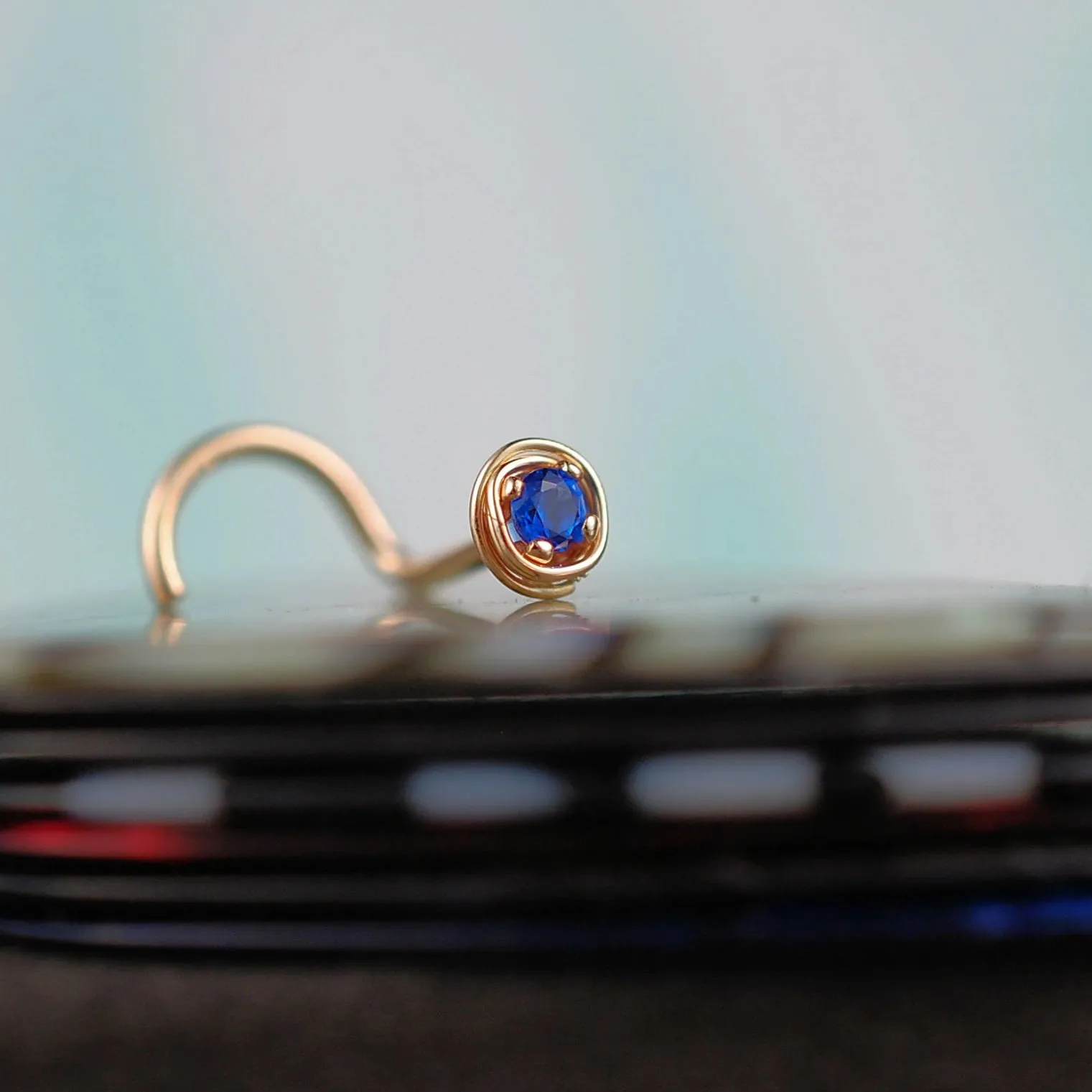Tangled Sapphire Nose Stud in Gold
