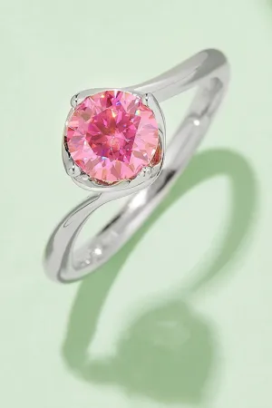 Vibrant Round Solitaire 1 Carat Moissanite Ring